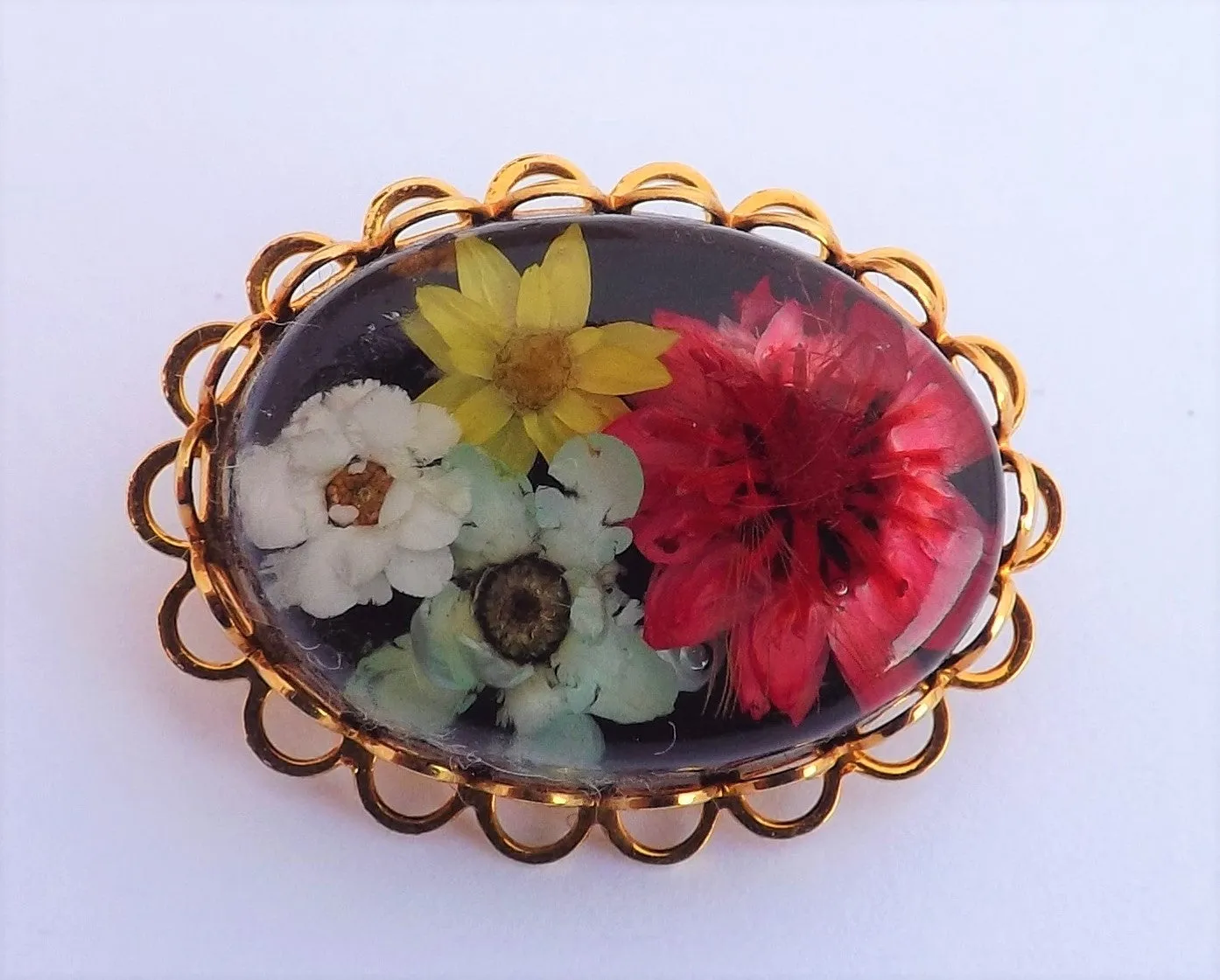 Red, White & Yellow Dried Flowers in Acrylic Resin, Gold Tone Brooch